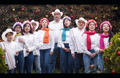 FISULAB's Smile Train Choir performs in traditional Colombian dress